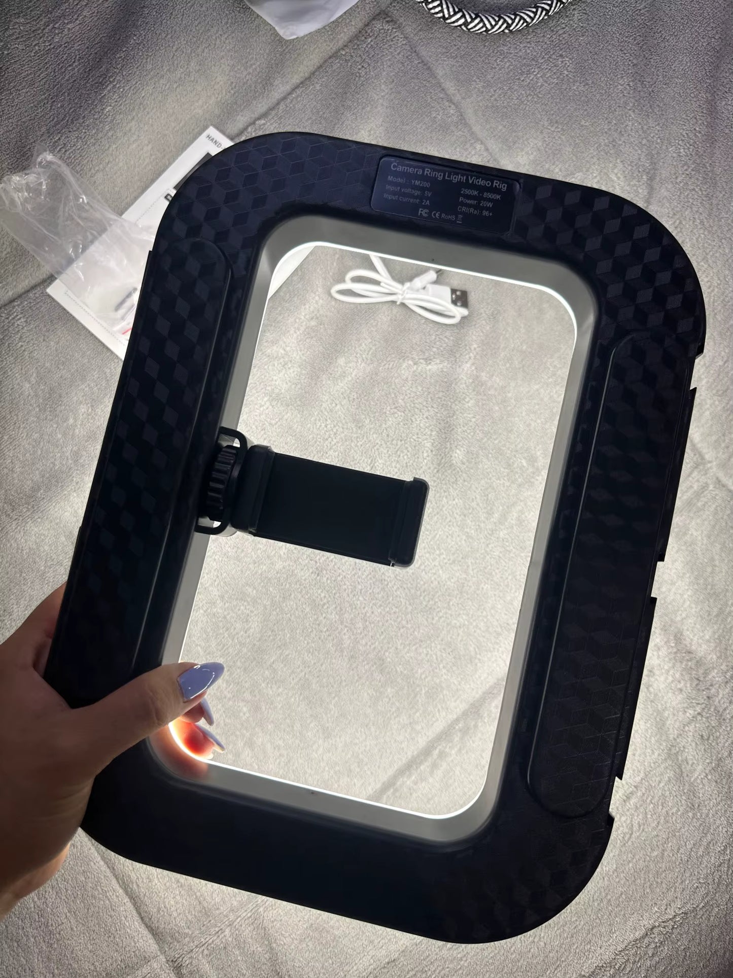 Anneau lumineux LED rechargeable pour téléphone portable