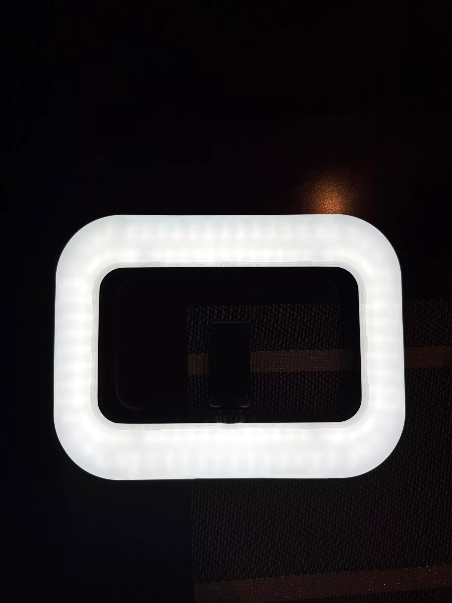 Anneau lumineux LED rechargeable pour téléphone portable